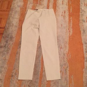 Pants that are new but don’t feet me